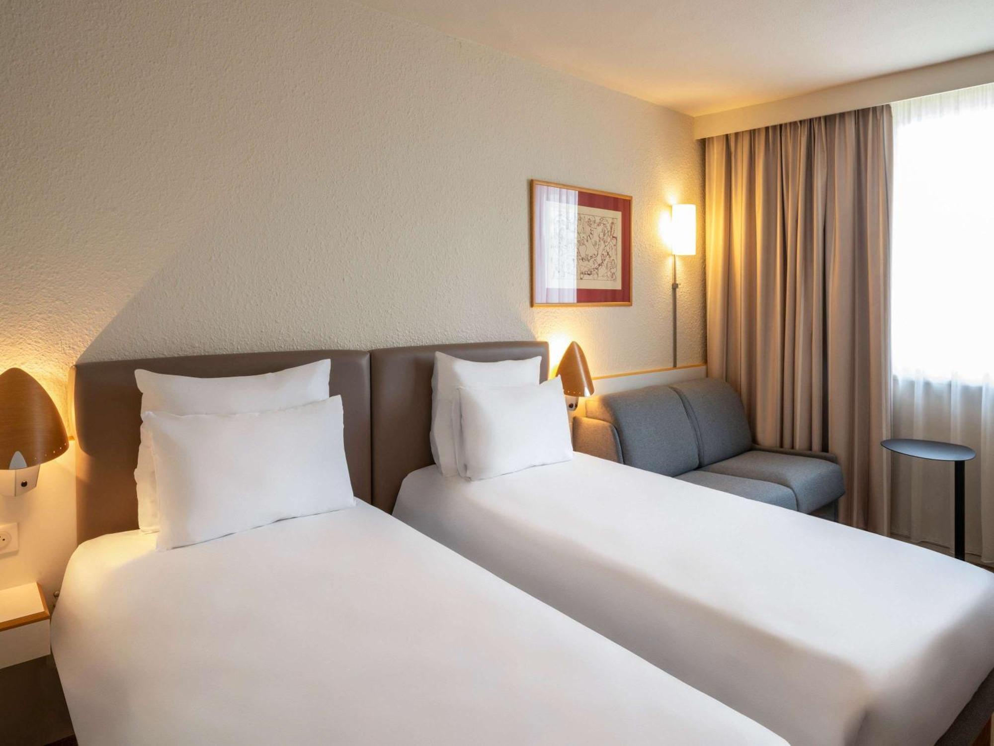 Hotel Novotel Evry Courcouronnes Ngoại thất bức ảnh