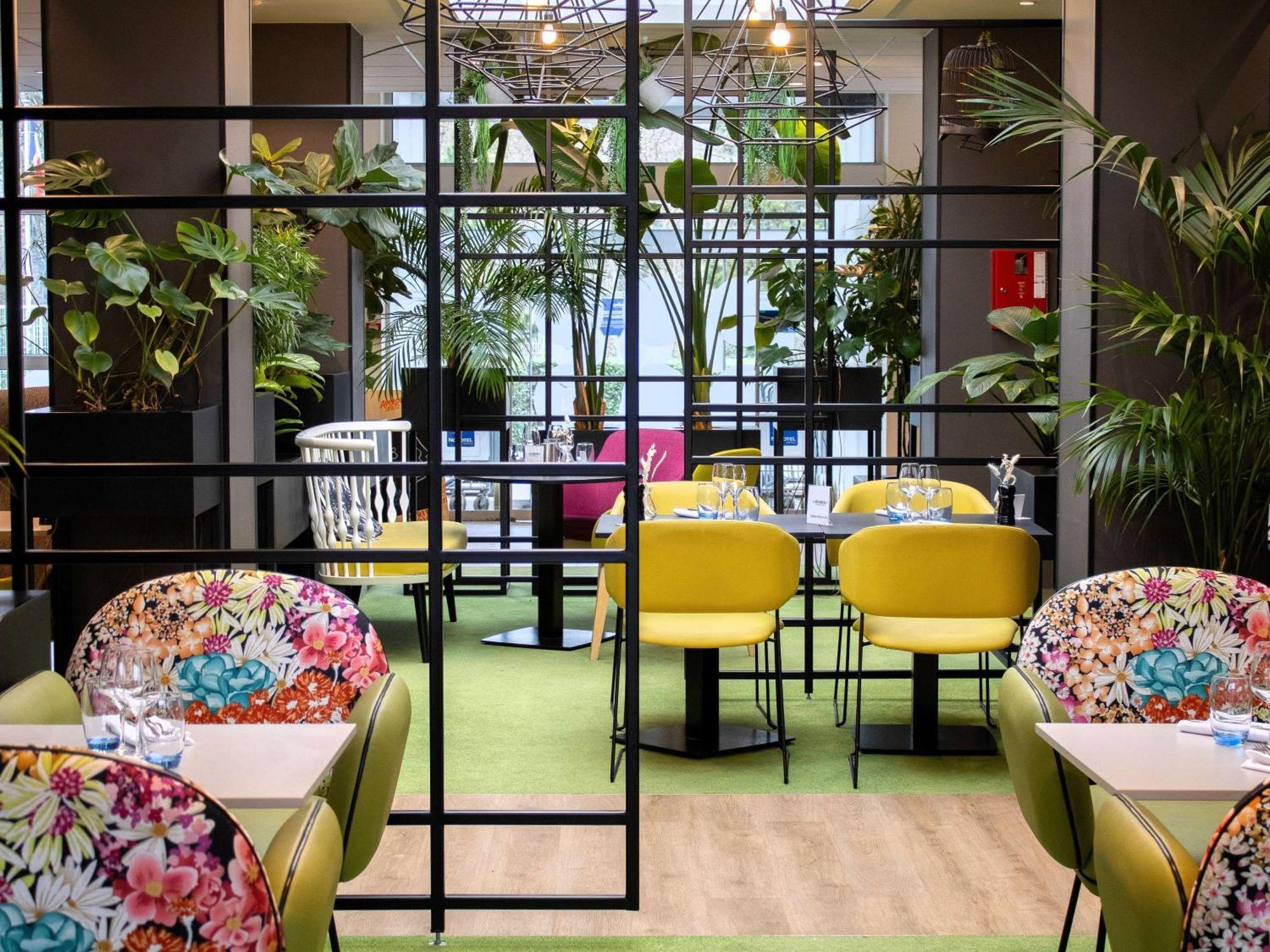 Hotel Novotel Evry Courcouronnes Ngoại thất bức ảnh