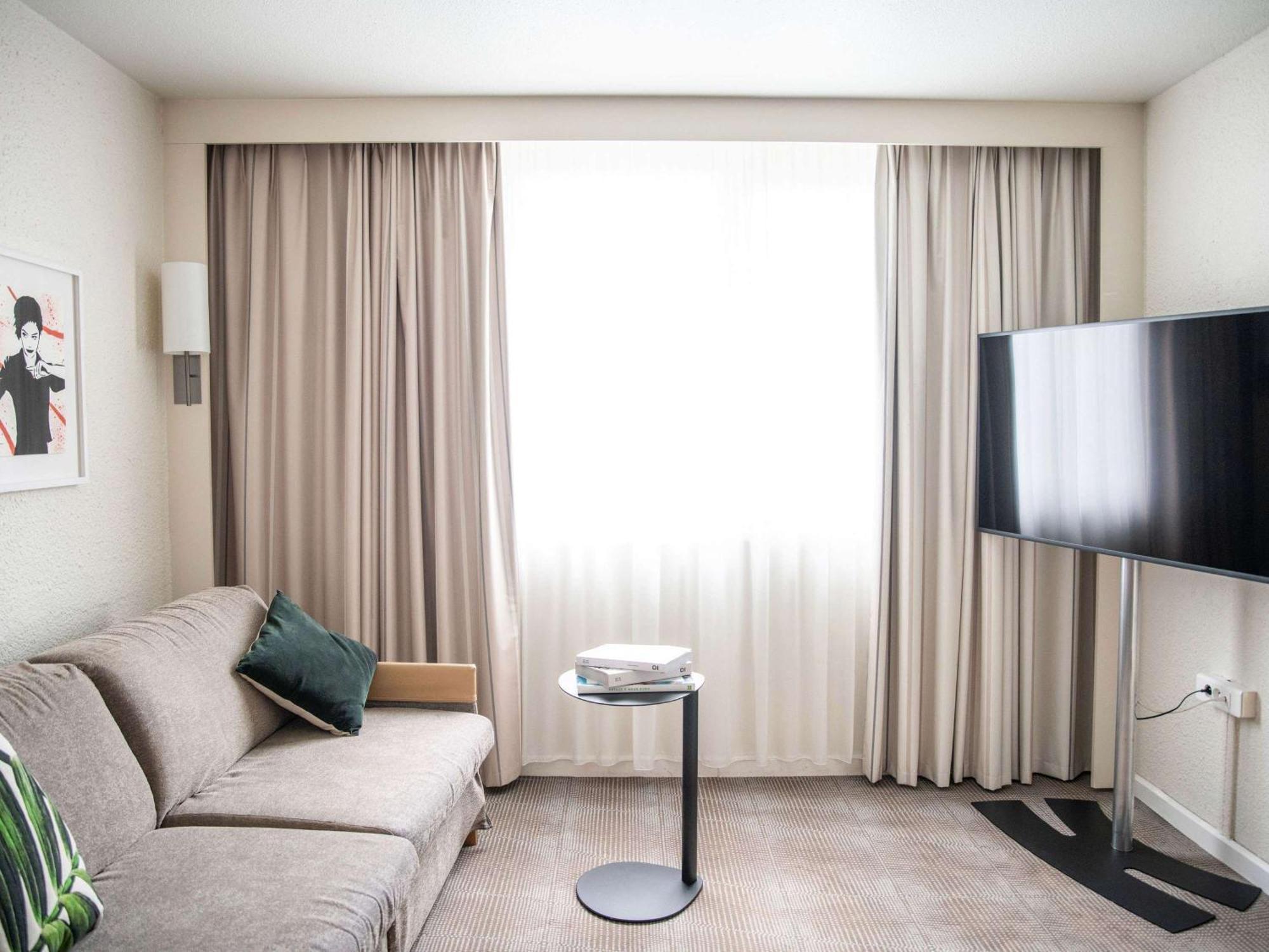 Hotel Novotel Evry Courcouronnes Ngoại thất bức ảnh