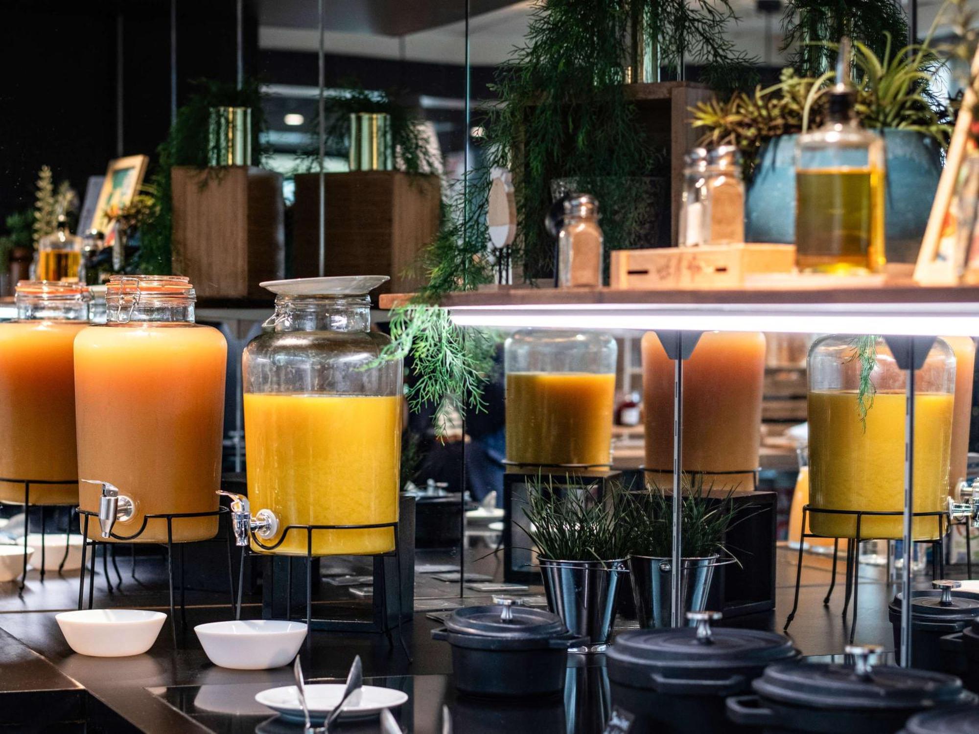 Hotel Novotel Evry Courcouronnes Ngoại thất bức ảnh